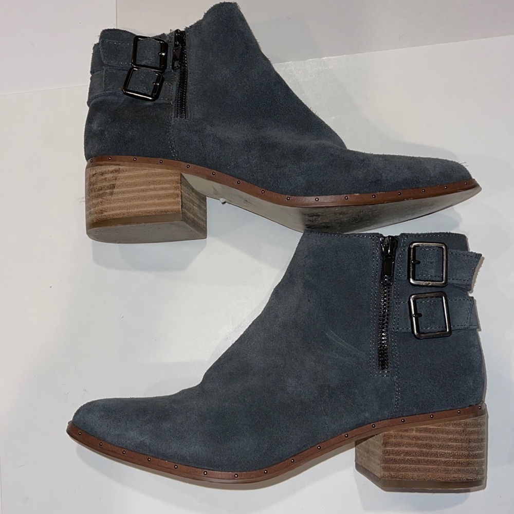 Bleeker & Bond gray suede booties